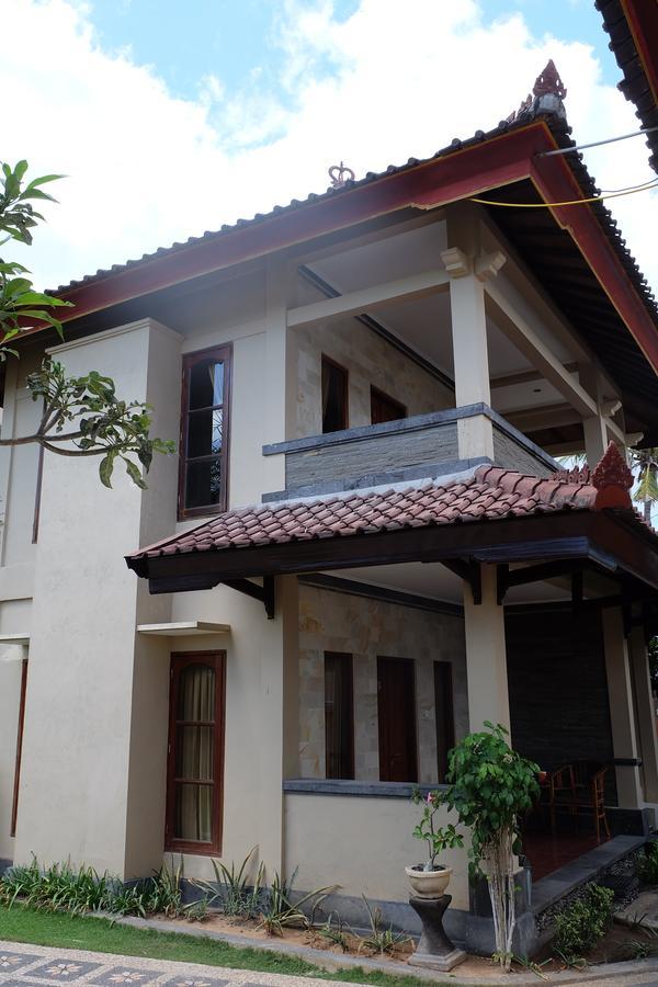Puri Nusa Beach Hotel Lembongan Exterior foto