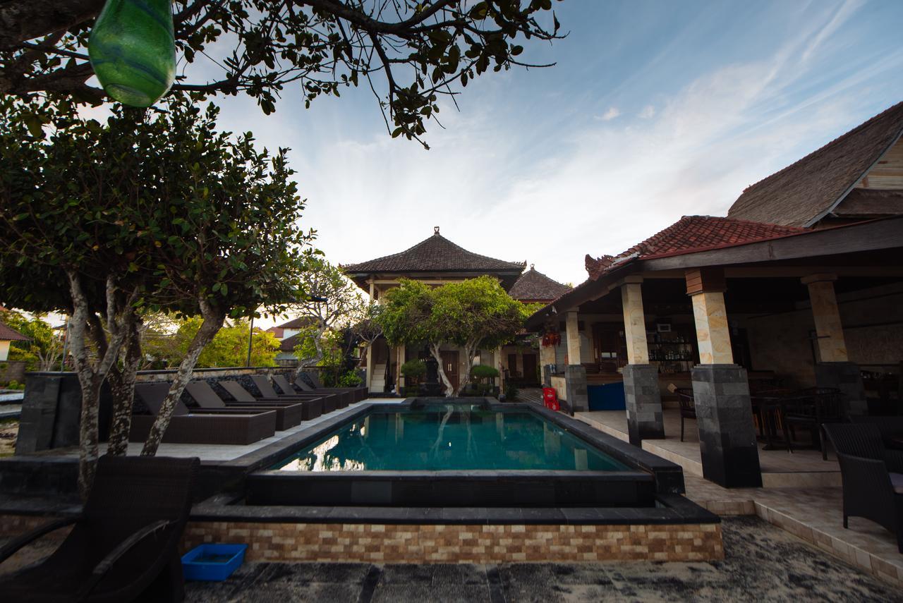 Puri Nusa Beach Hotel Lembongan Exterior foto