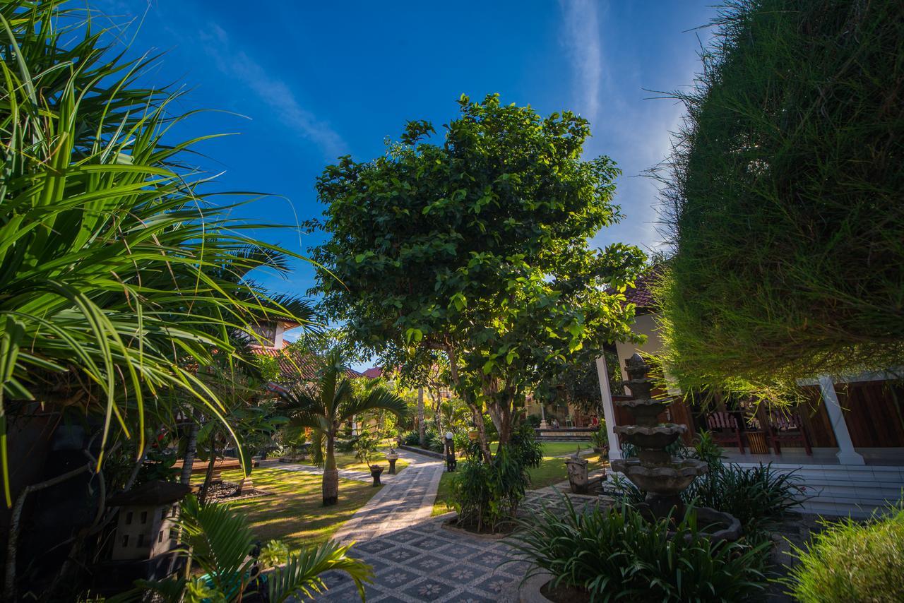 Puri Nusa Beach Hotel Lembongan Exterior foto