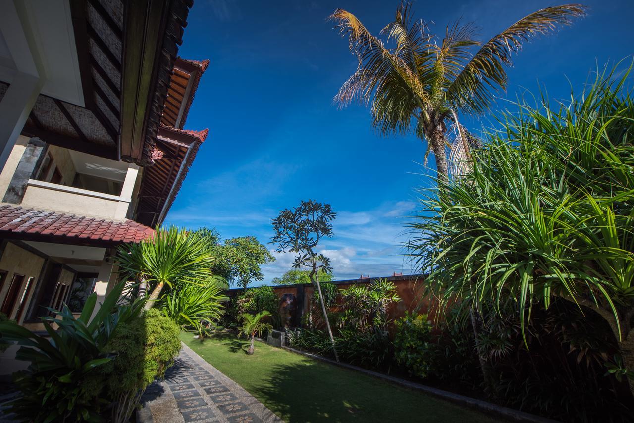 Puri Nusa Beach Hotel Lembongan Exterior foto